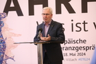 Einen Ausblick auf die Wahrheit in Zeiten von Digitalisierung und KI lieferte das Pressegespräch zur Vorstellung der Toleranzgespräche 2024 in Villach. Im Bild Stadtrat Harald Sobe.