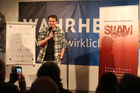 Mit dem traditionellen Poetry Slam gingen die Europäischen Toleranzgespräche Freitag abend ins Finale. Im Bild: Lukas Hofbauer von Slam! if you Can.