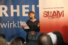 Mit dem traditionellen Poetry Slam gingen die Europäischen Toleranzgespräche Freitag abend ins Finale. Im Bild: Leonie May.