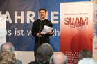 Mit dem traditionellen Poetry Slam gingen die Europäischen Toleranzgespräche Freitag abend ins Finale. Im Bild: Daniel Wagner aus Lörrach.