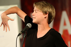 Poetry Slam 2025 Fresach zum Abschluss der Toleranzgespräche. Im Bild: Anja Knafl.