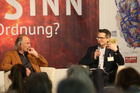 Wirtschaftsforum II in Fresach: Im Bild Psychotherapeut und Business Mentor Ulrich Hagg im Gespräch mit Thomas Cik von der Kleinen Zeitung.