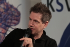 Das Wirtschaftsforum befasste sich mit dem Dilemma von Unternehmen zwischen volatilen Märkten und erratischen Mächten. Am Vormittag ging es um Strategien im Umgang mit BigTech, Bürokratie und politischer Bevormundung. Im Bild: Netzforscher Martin Andree.