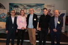 Das Wirtschaftsforum befasste sich mit dem Dilemma von Unternehmen zwischen volatilen Märkten und erratischen Mächten. Am Vormittag ging es um Strategien im Umgang mit BigTech, Bürokratie und politischer Bevormundung. Im Bild:  Treibacher Industries Chef Stefan Greimel, Moderatorin Sonja Sagmeister, AK-Experte Valentin Wedl, Netzforscher Martin Andree und EU-Botschafter Thomas Peyker.