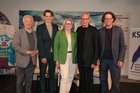 Nach der Mittagspause ging es beim Wirtschaftsforum II um Konfliktmanagement und konstruktive Lösungen für destruktive Streitfragen. Im Bild: Personalberaterin Angelika Kiessling-Kranzelmayer, Moderator Thomas Cik und Psychotherapeut Arnold Mettnitzer mit Hannes Swoboda und Roland Gruber.
