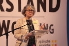 Europaforum Fresach. Begrüßung durch Denk.Raum.Fresach-Obfrau Andrea Mattioli.