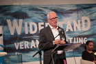 Der Europäische Toleranzpreis für Demokratie und Menschenrechte der Stadt Villach wurde am Donnerstag abend in Fresach an die Ärztin und Sozialarbeiterin Umyma El-Jelede verliehen. Im Bild: Landtagspräsident a.D. Reinhart Rohr.