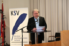 Das Vorprogramm der Europäischen Toleranzgespräche 2026 im Rathaus Villach wurde mit einem kurzen Bühnenstück von Clemens Luderer (