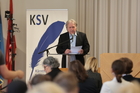 Das Vorprogramm der Europäischen Toleranzgespräche 2026 im Rathaus Villach wurde mit einem kurzen Bühnenstück von Clemens Luderer (