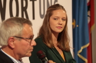 Das Vorprogramm der Europäischen Toleranzgespräche 2026 im Rathaus Villach wurde mit einem kurzen Bühnenstück von Clemens Luderer (