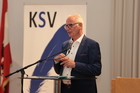 Das Vorprogramm der Europäischen Toleranzgespräche 2026 im Rathaus Villach wurde mit einem kurzen Bühnenstück von Clemens Luderer (